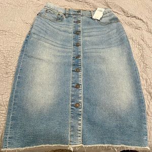 A&F Above Knee Skirt NWT Size 2